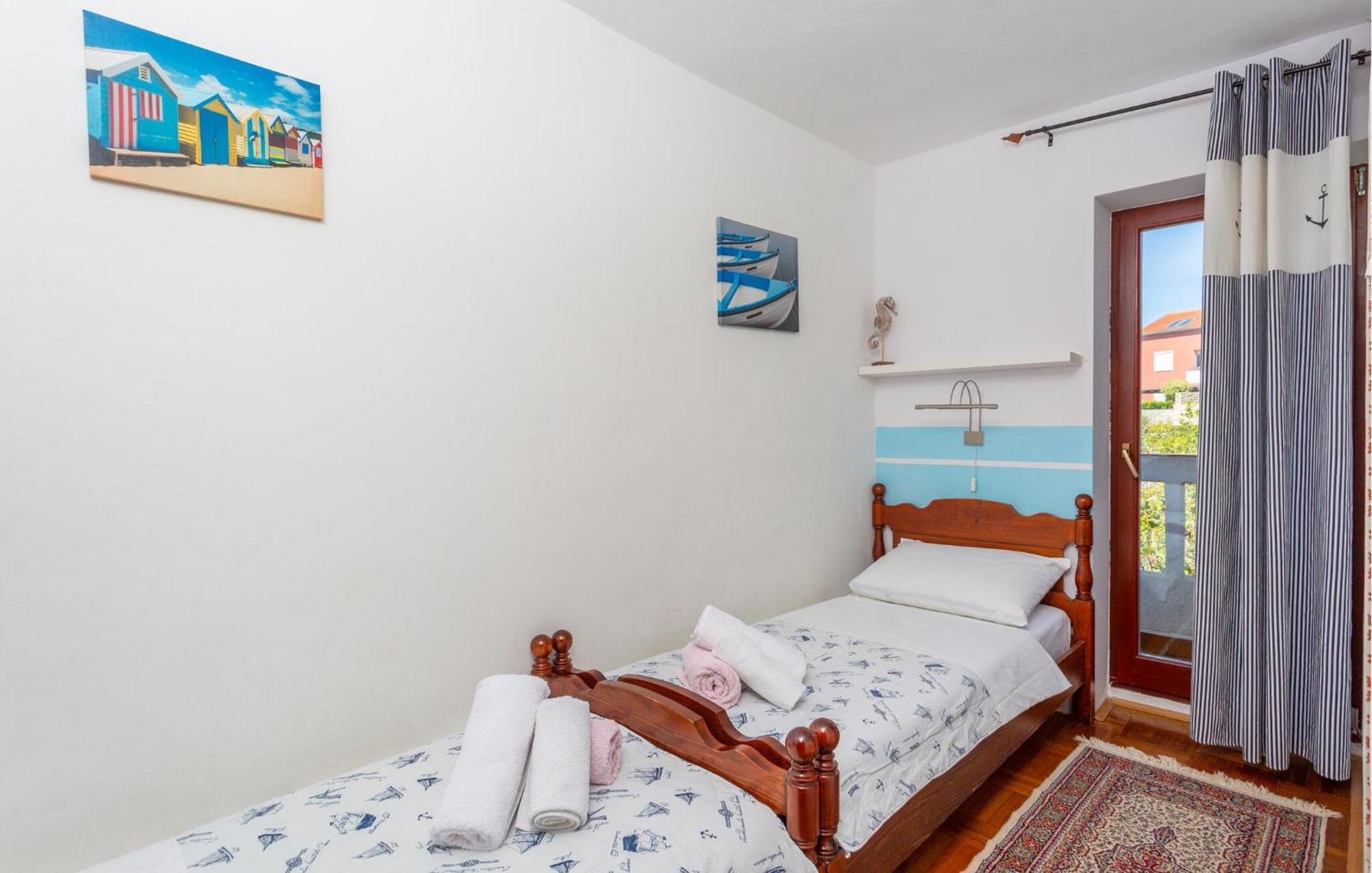 3 Bedroom Stunning Apartment In Krk Крк Екстер'єр фото