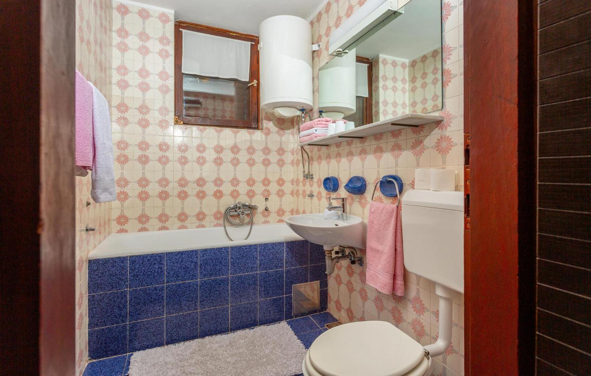 3 Bedroom Stunning Apartment In Krk Крк Екстер'єр фото