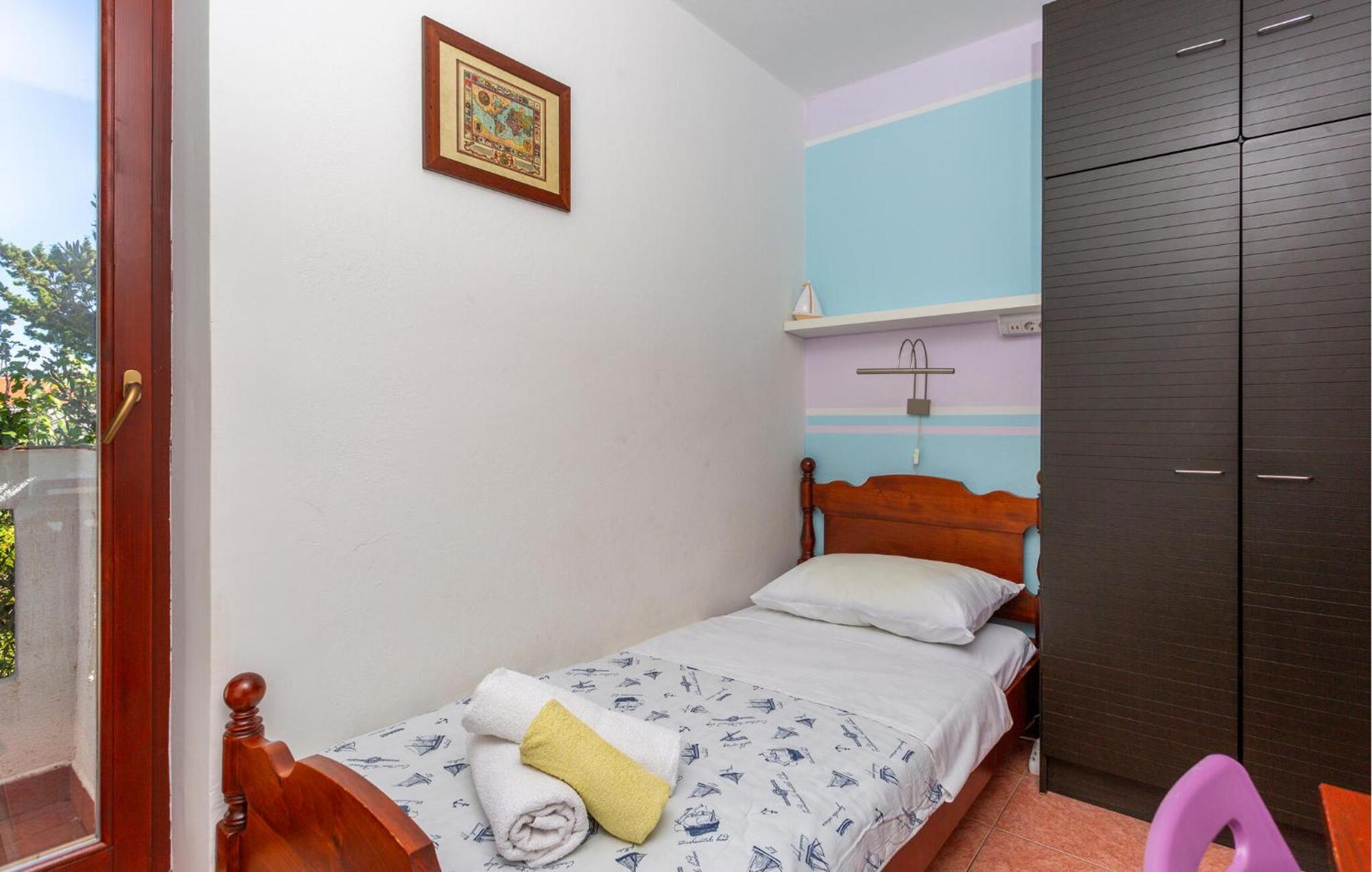 3 Bedroom Stunning Apartment In Krk Крк Екстер'єр фото