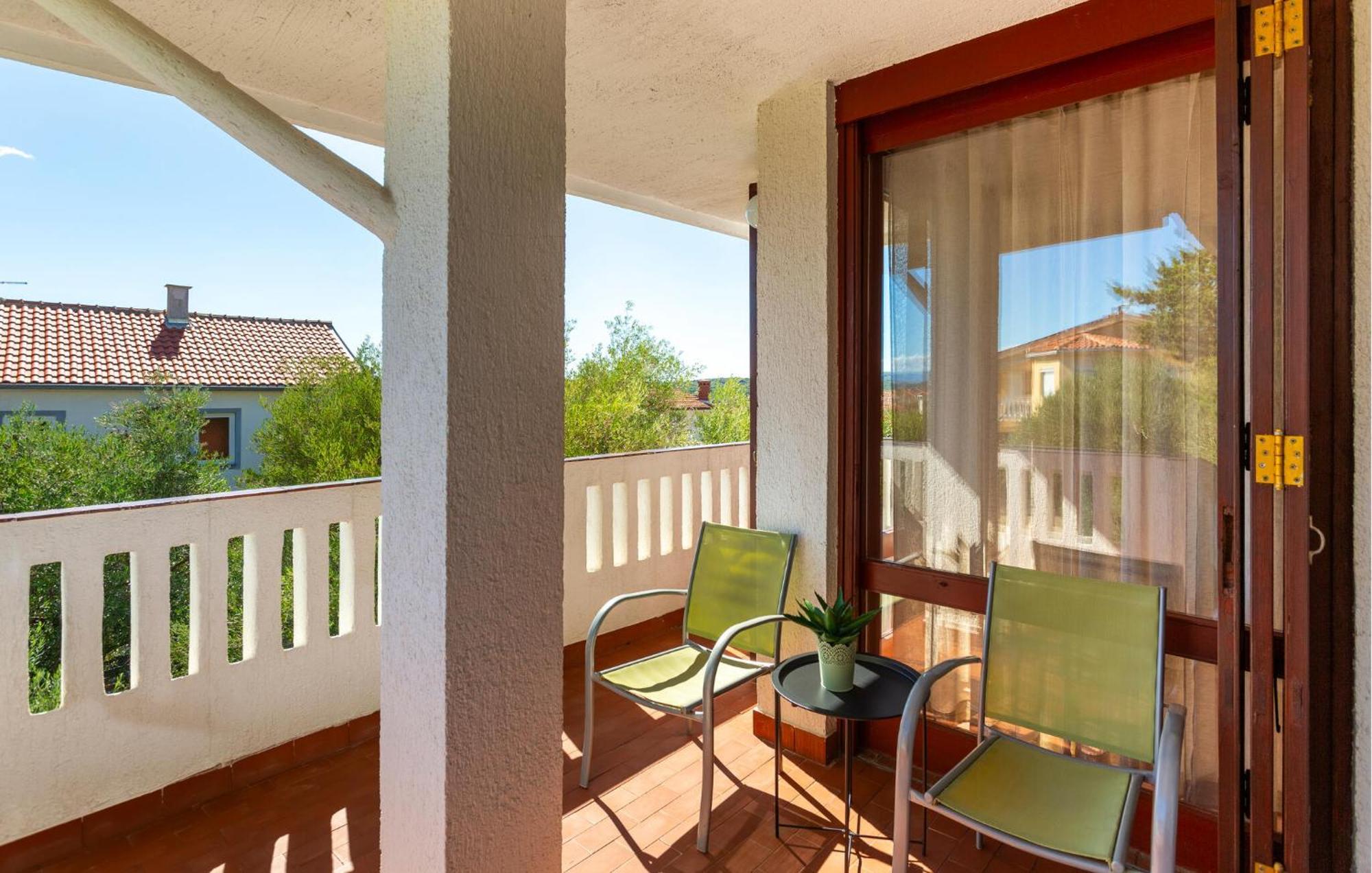 3 Bedroom Stunning Apartment In Krk Крк Екстер'єр фото